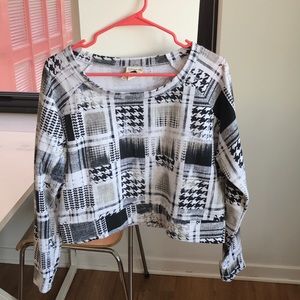 Long sleeved crop top